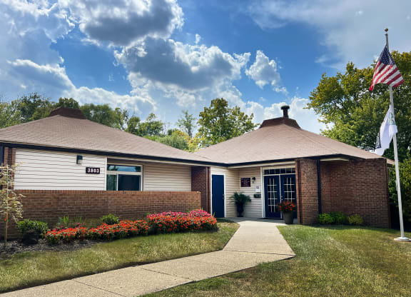 Apartments for Rent in Blue Ash, OH | Fox Run Apartments